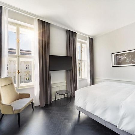 Hyperion Hotel Salzburg Bagian luar foto A room at the hotel
