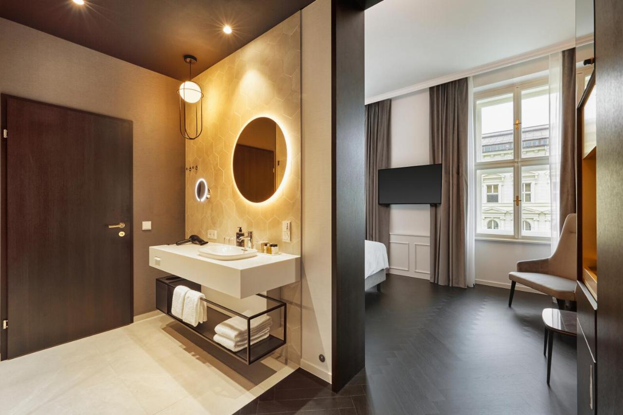 Hyperion Hotel Salzburg Bagian luar foto Deluxe room